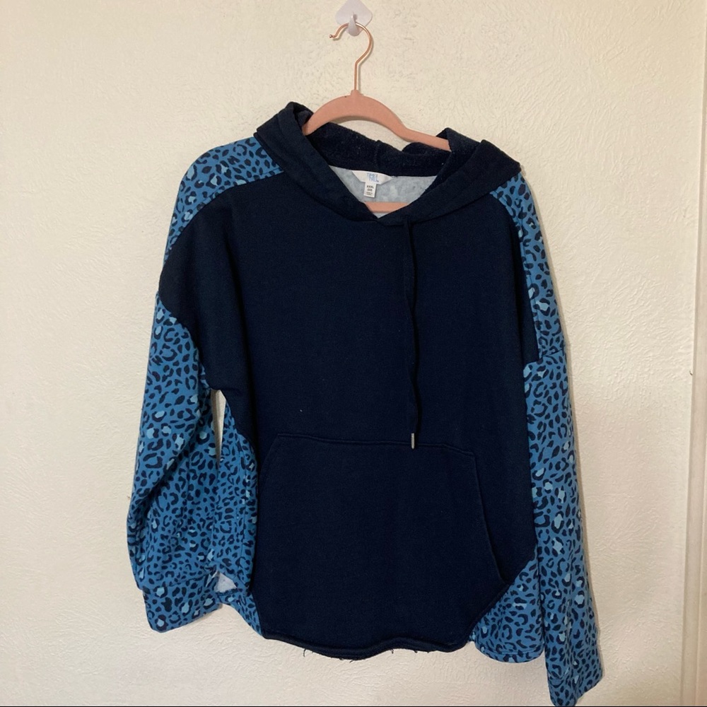 Time & Tru Blue Cheetah Print Hoodie Size XXXL (22)